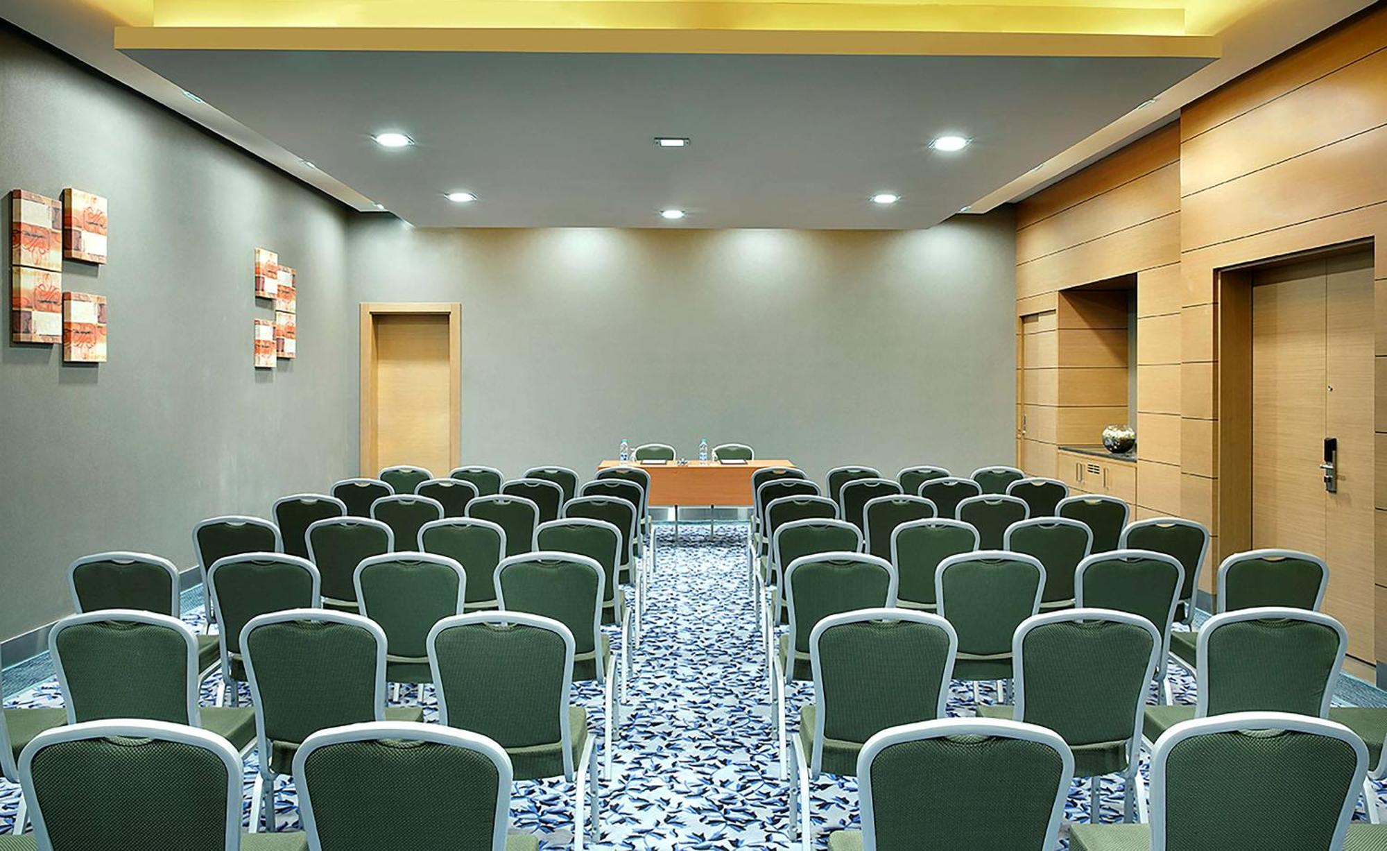Hilton Garden Inn Tabuk Exterior photo