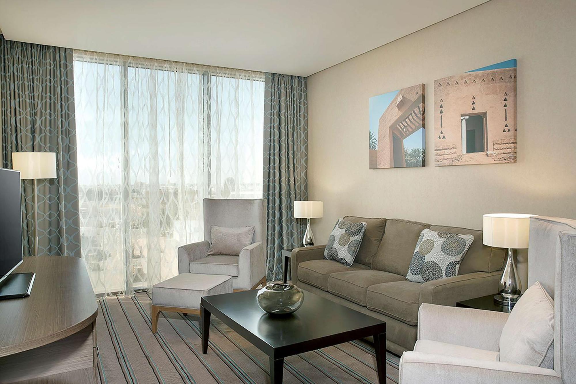 Hilton Garden Inn Tabuk Exterior photo