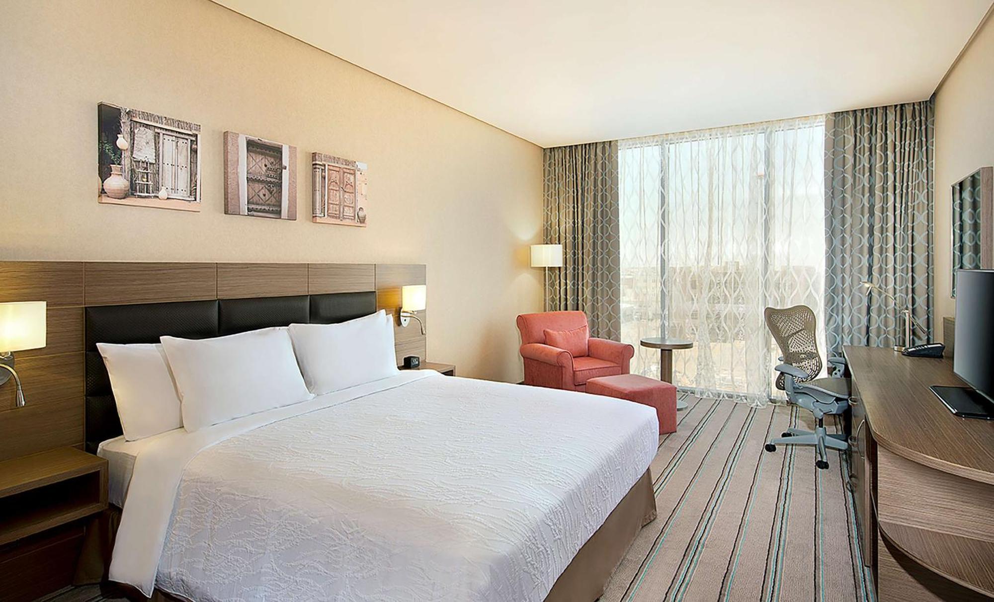 Hilton Garden Inn Tabuk Exterior photo