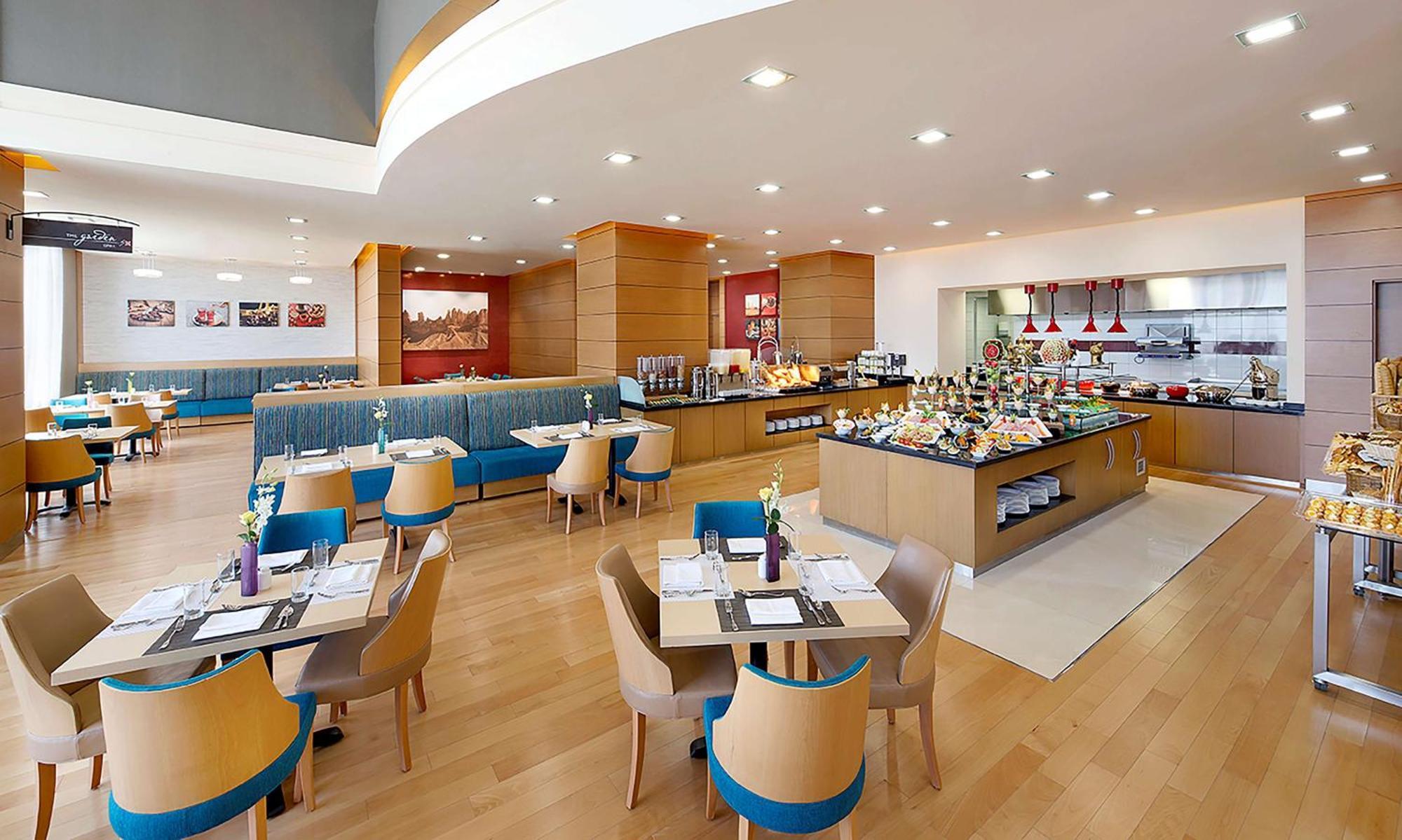 Hilton Garden Inn Tabuk Exterior photo