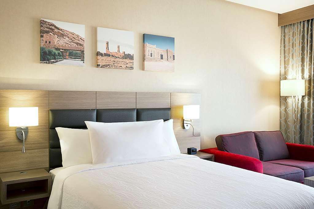 Hilton Garden Inn Tabuk Room photo